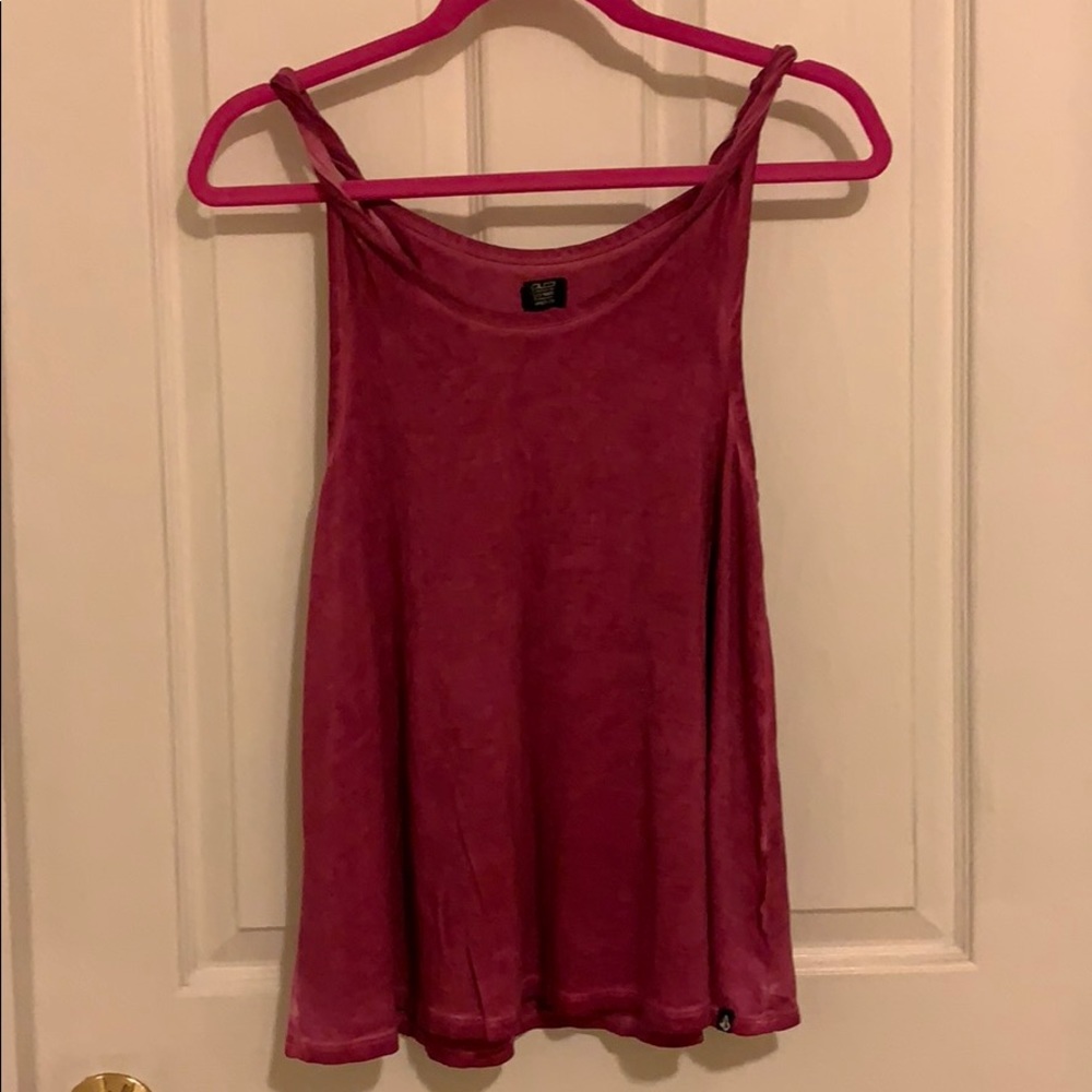 W’s Volcom Swing Tank